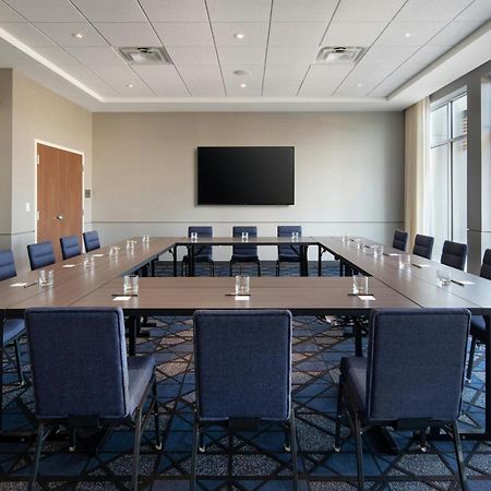 Courtyard By Marriott Fresno Clovis Hotel Екстериор снимка