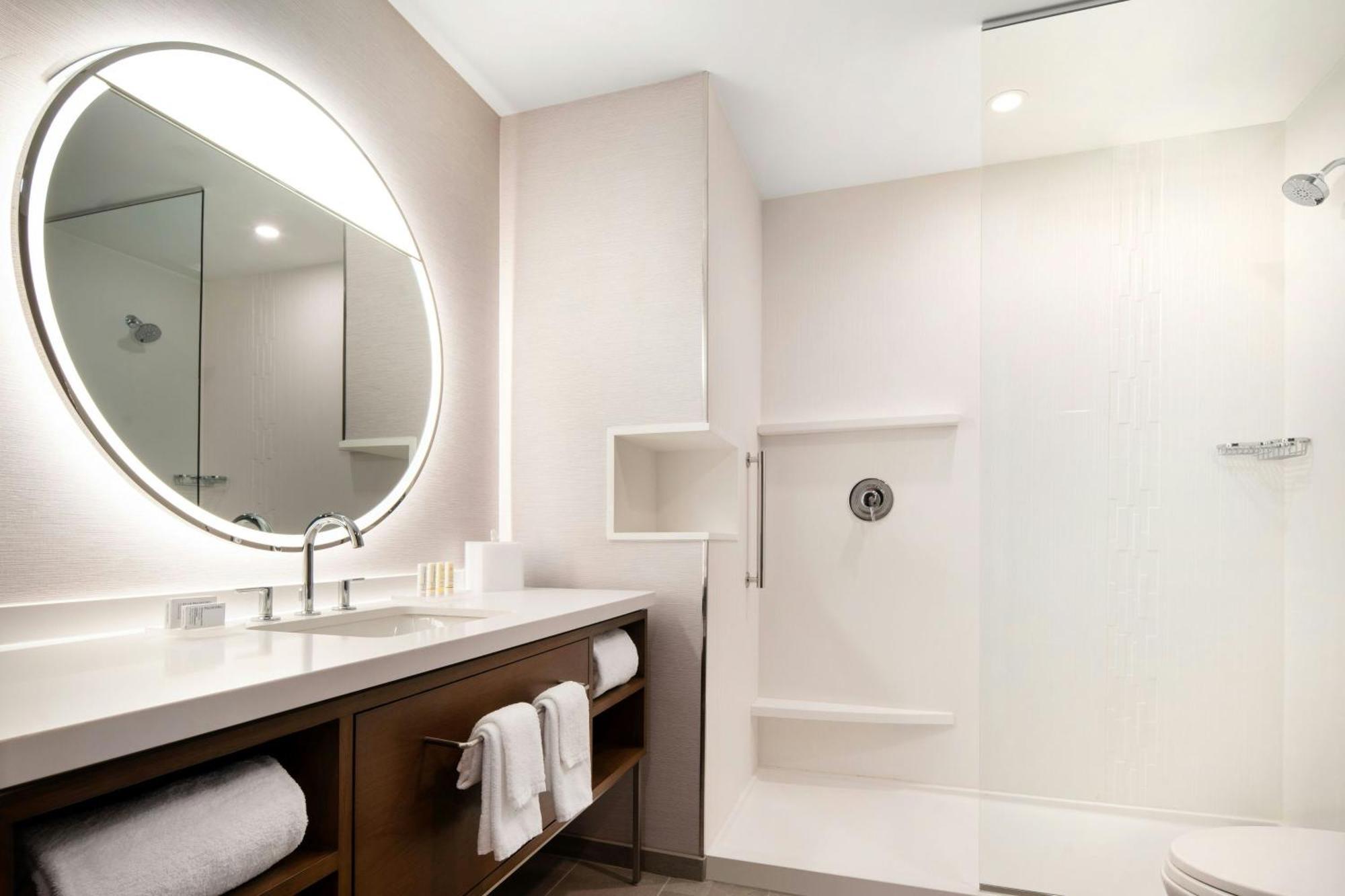 Courtyard By Marriott Fresno Clovis Hotel Екстериор снимка