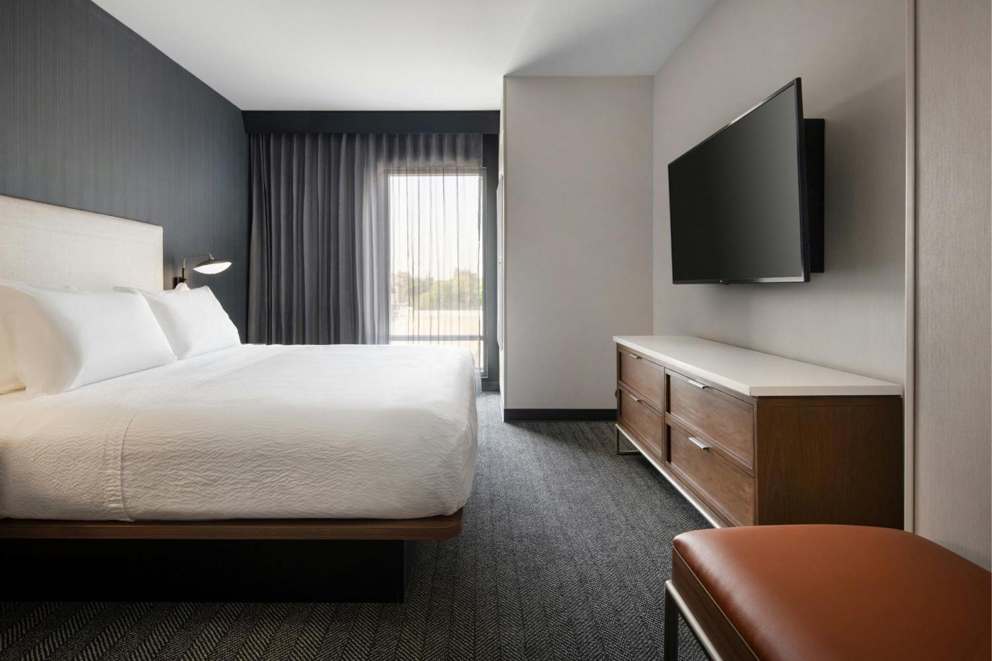 Courtyard By Marriott Fresno Clovis Hotel Екстериор снимка