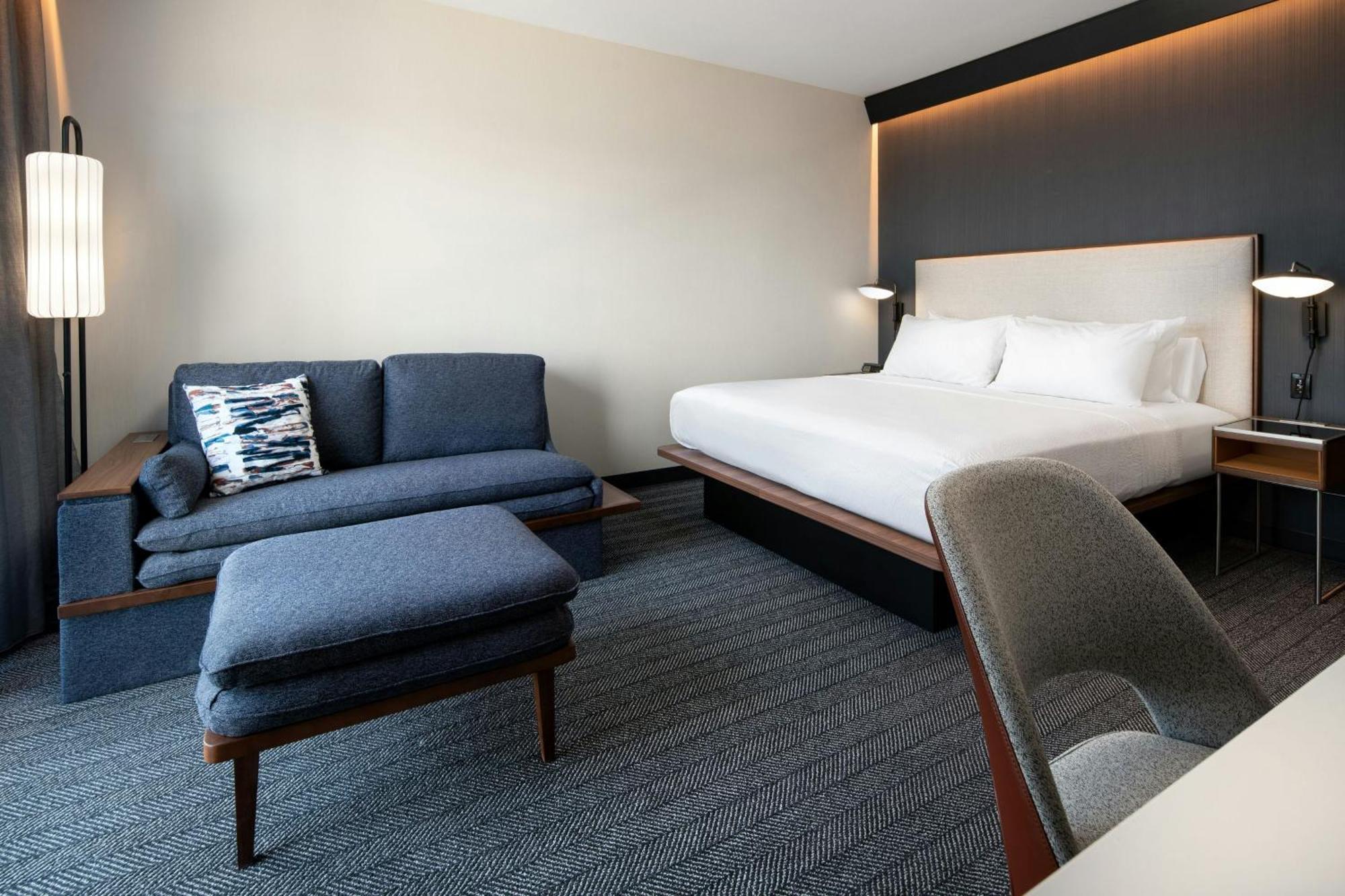 Courtyard By Marriott Fresno Clovis Hotel Екстериор снимка